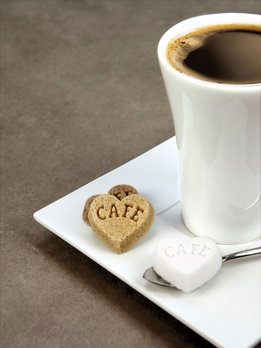 ハート型にCAFEの刻印のおしゃれな角砂糖でカフェタイム