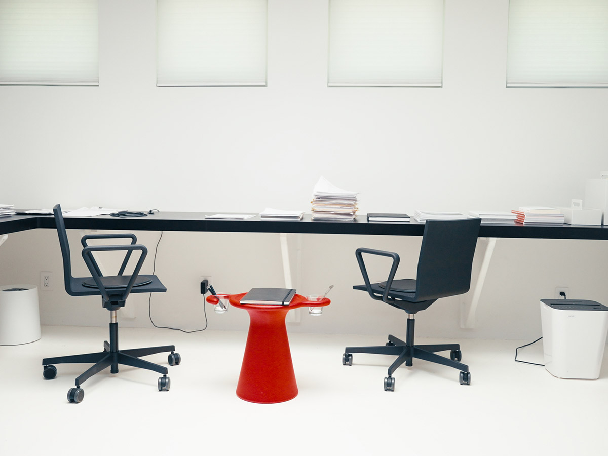 ジョシュ・オーウェンのSOSスツール heller ヘラー