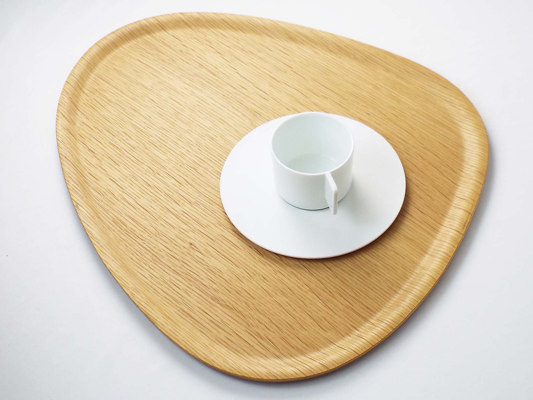 トレイ カットアウトハンドルと木製装飾的なサービングトレイ コーヒーテーブルの装飾のための木の色 配膳盆 コーヒーテーブルトレイ 食器