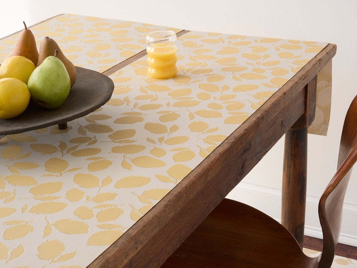 ホテルなどの料飲施設でも耐えられる耐久性のテーブルランナー