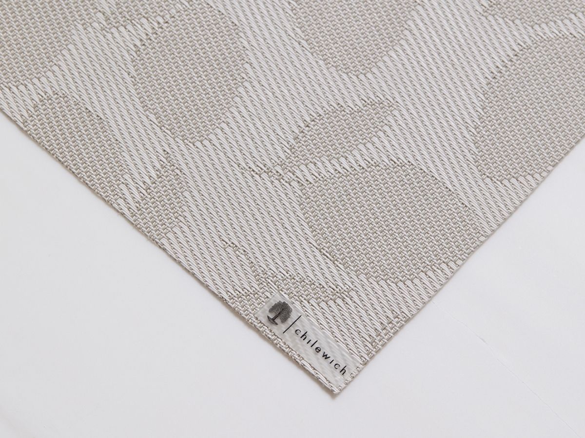 チルウィッチ　ランチョンマット　スチールウール色　2026年新作　レモンリーブス スチールウール色