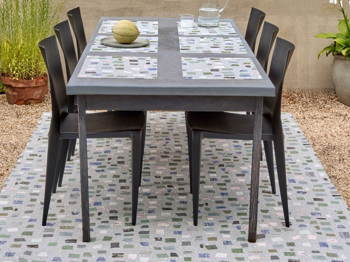 チルウィッチ ランチョンマット ピエトラ柄　平織り マルチ色　ディープシー色