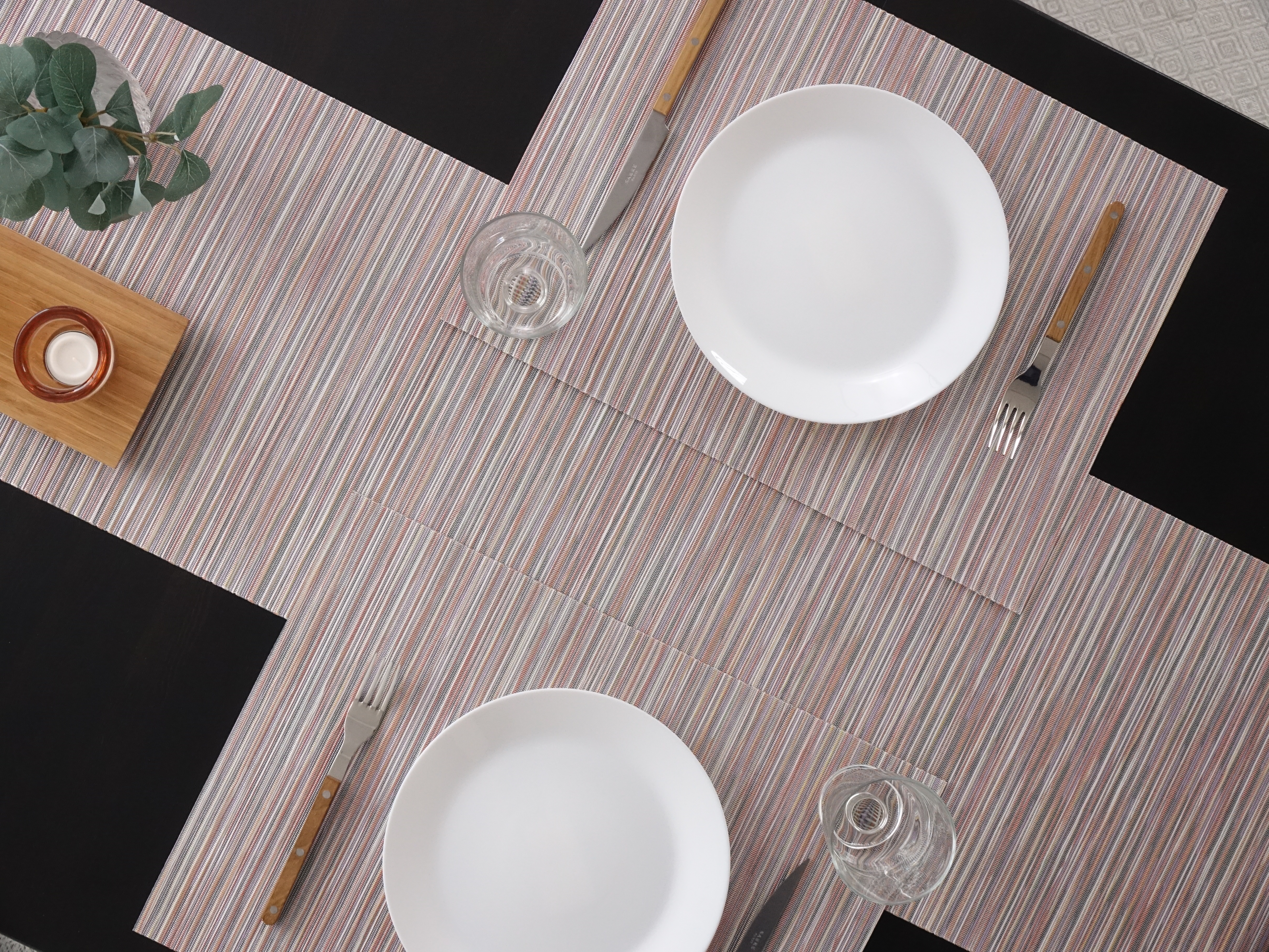 チルウィッチのテーブルランナー・リブウィーブ柄のスパイス色