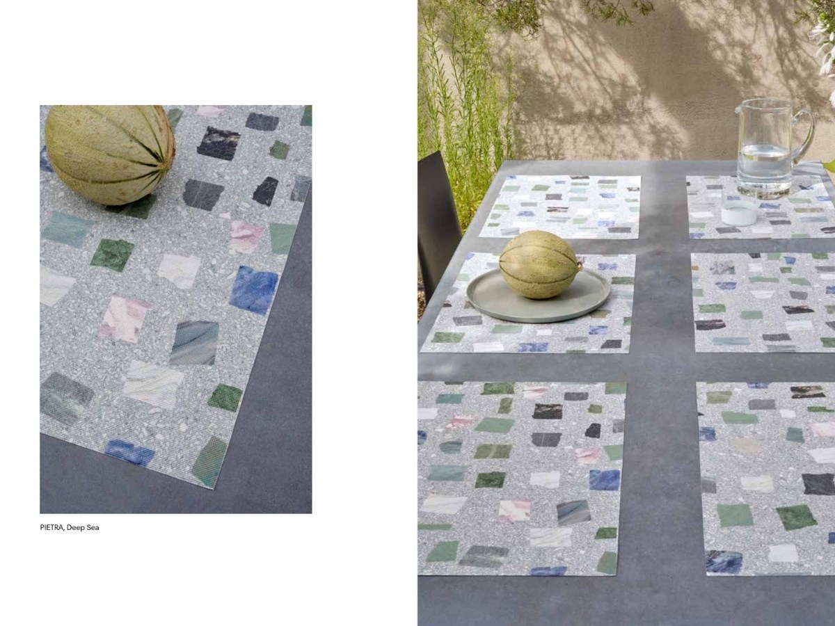 チルウィッチ 2026年春の新作 パレード柄　ソルベ色 ランチョンマットとフロアマット