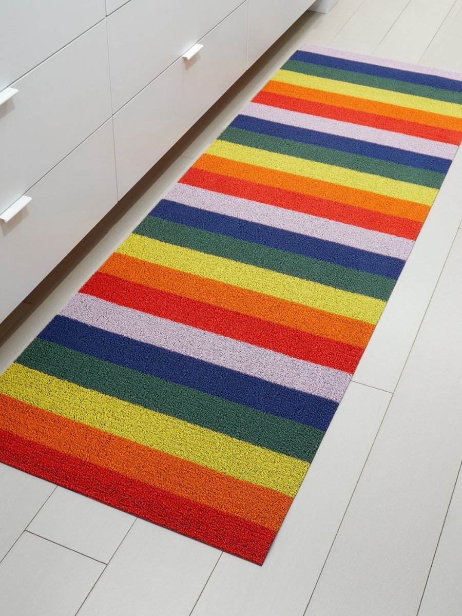 チルウィッチキッチンマットのコーディネート プライドストライプ