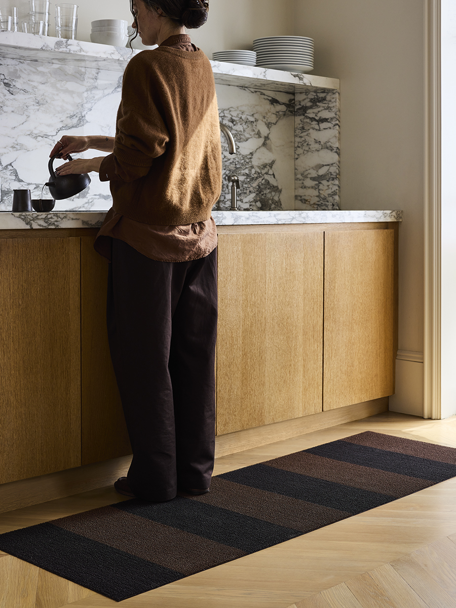 チルウィッチキッチンマットのコーディネート デュオストライプ