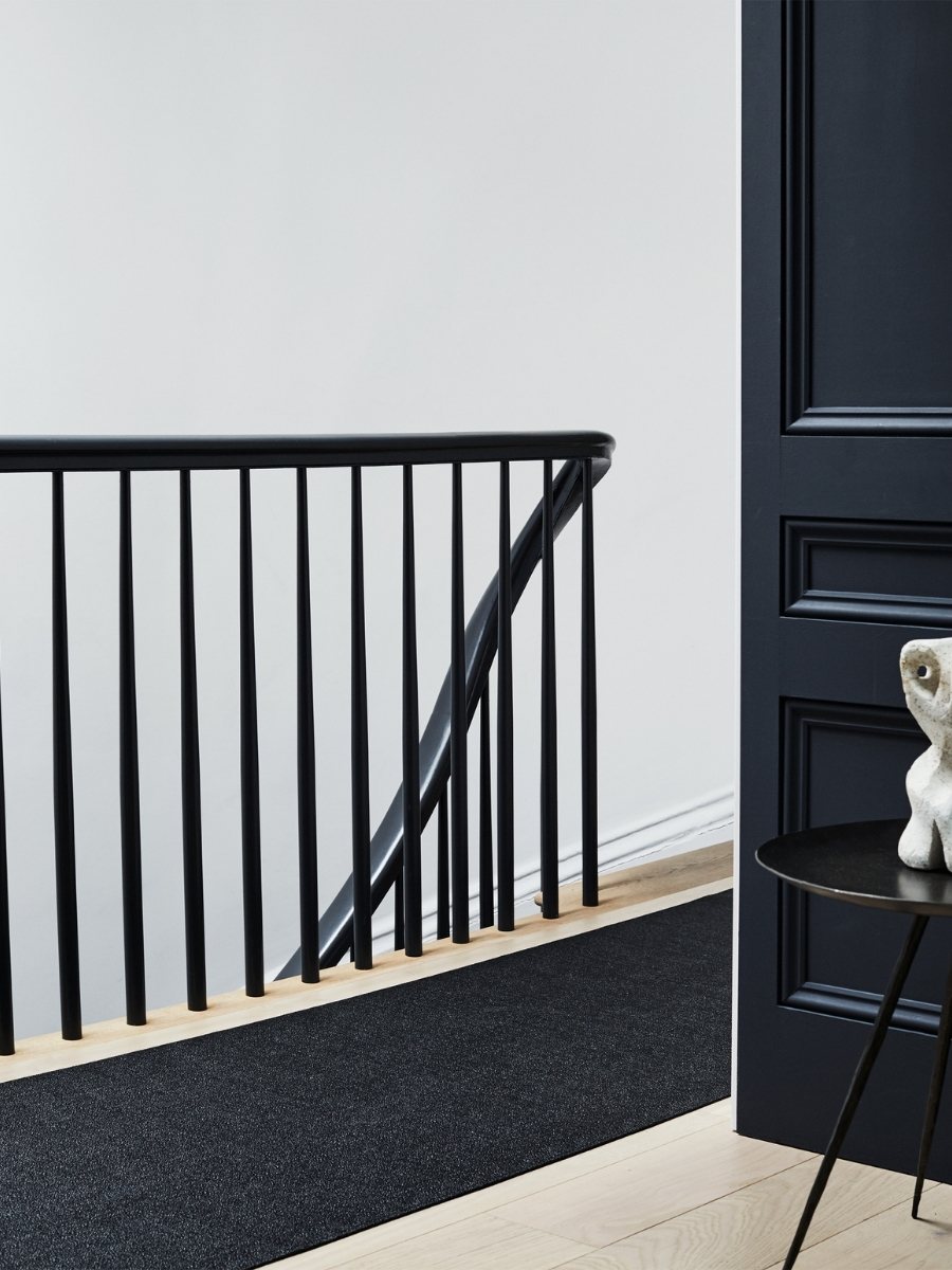 チルウィッチキッチンマットのコーディネート ブークレ ノアール ブラック