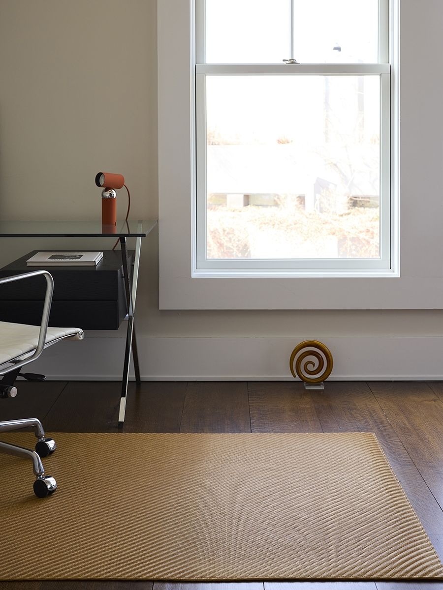 チルウィッチのラグ フォックステイル ハニー色