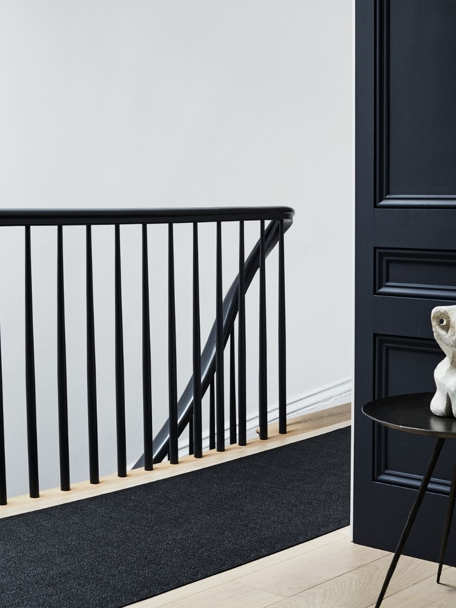 チルウィッチのラグ ブークレ ノアール色 ブラック