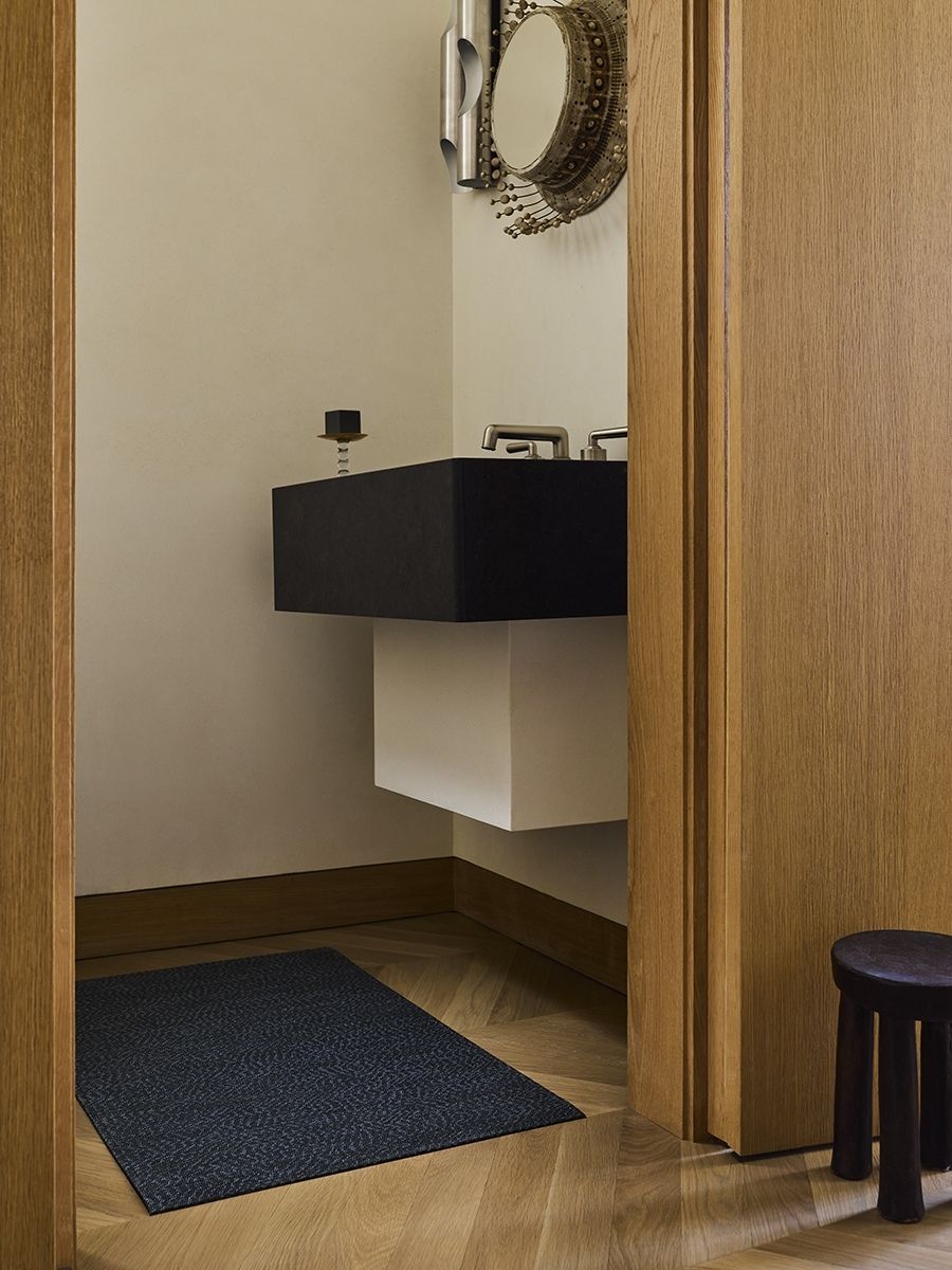 チルウィッチのラグ モアレ ゼファー色 濃紺 ダークブルー