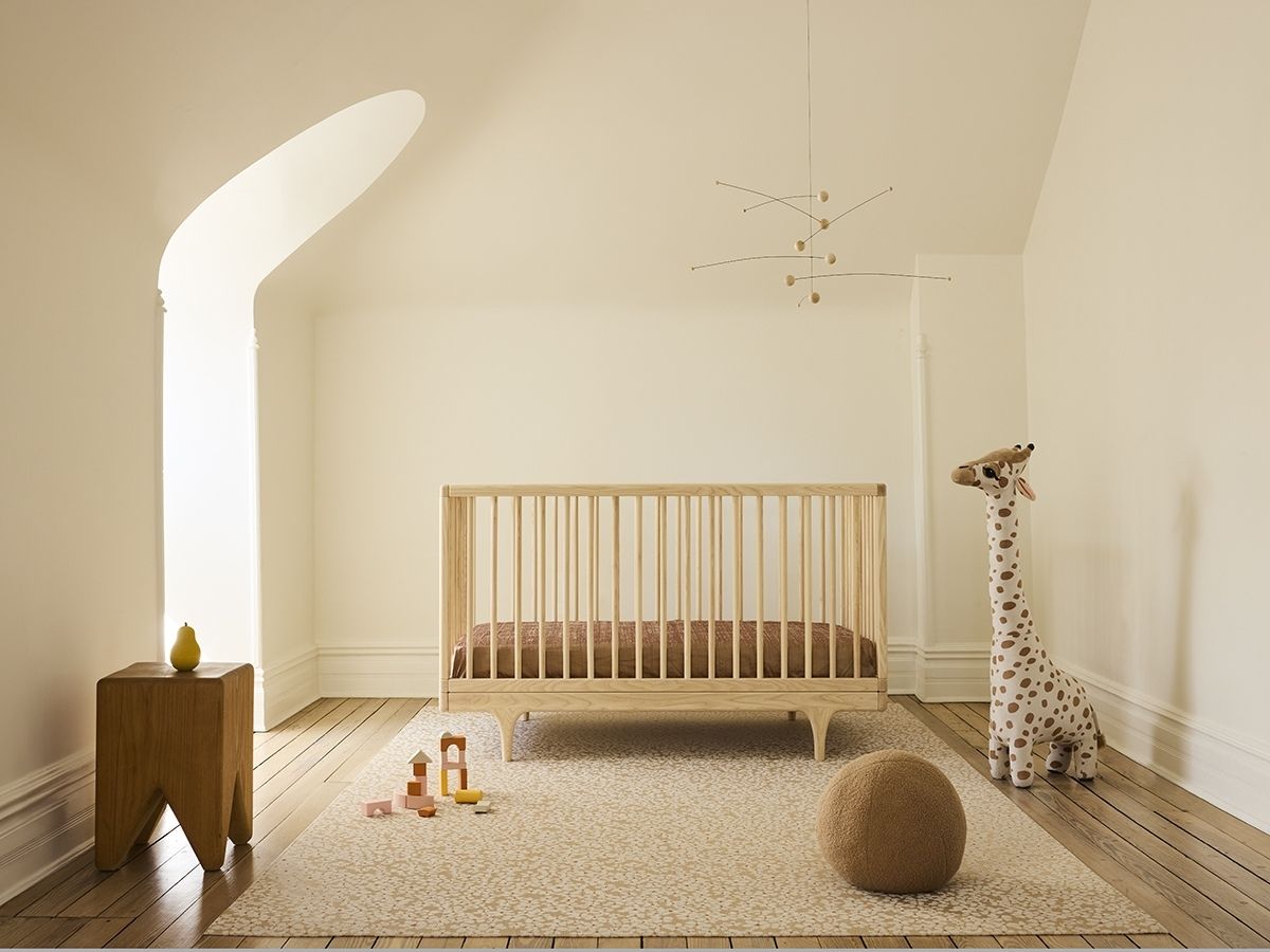 チルウィッチのラグ フローラ 花柄 フラワーデザイン アーモンド色