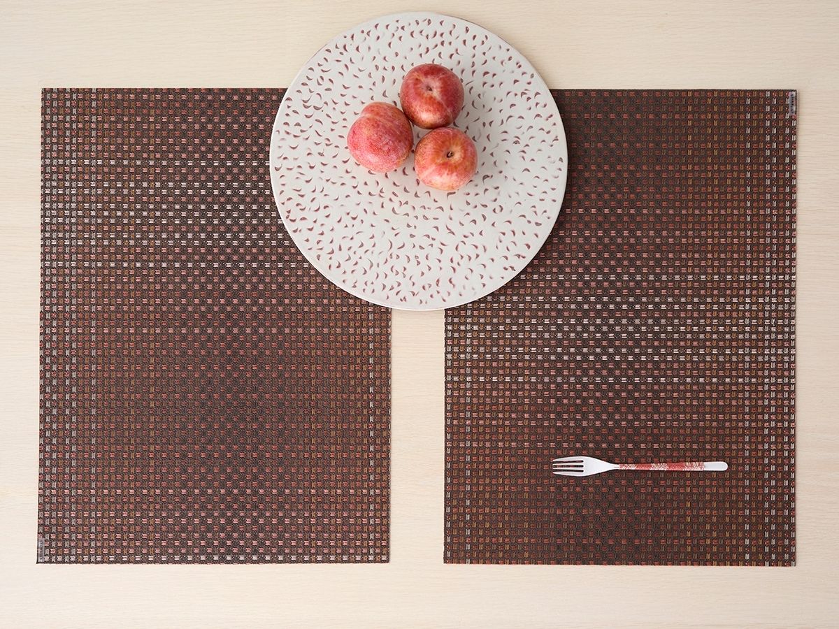 チルウィッチのランチョンマット パレード レーズン色 赤茶色