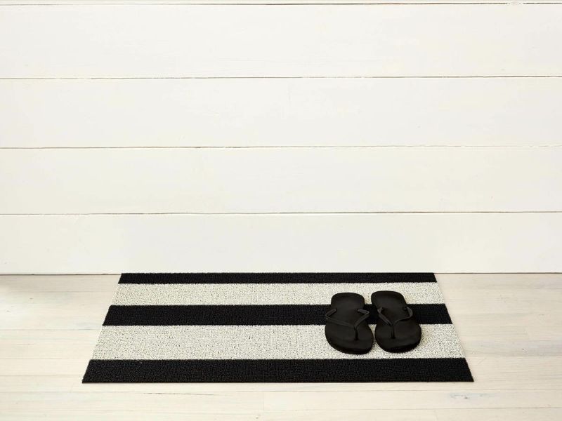 チルウィッチ玄関マット(シャグマット)のBold Stripe柄のBlack White