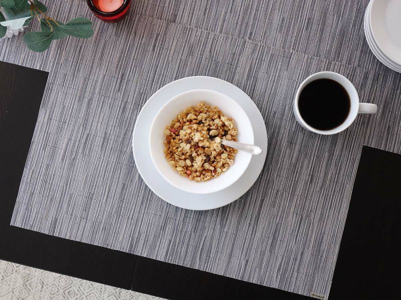 チルウィッチ ランチョンマット バンブー｜グレーの不均一なストライプ