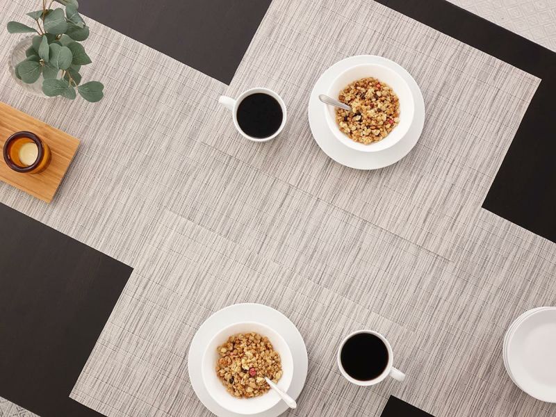 チルウィッチ テーブルランナー ベージュグレイ モダンなストライプ