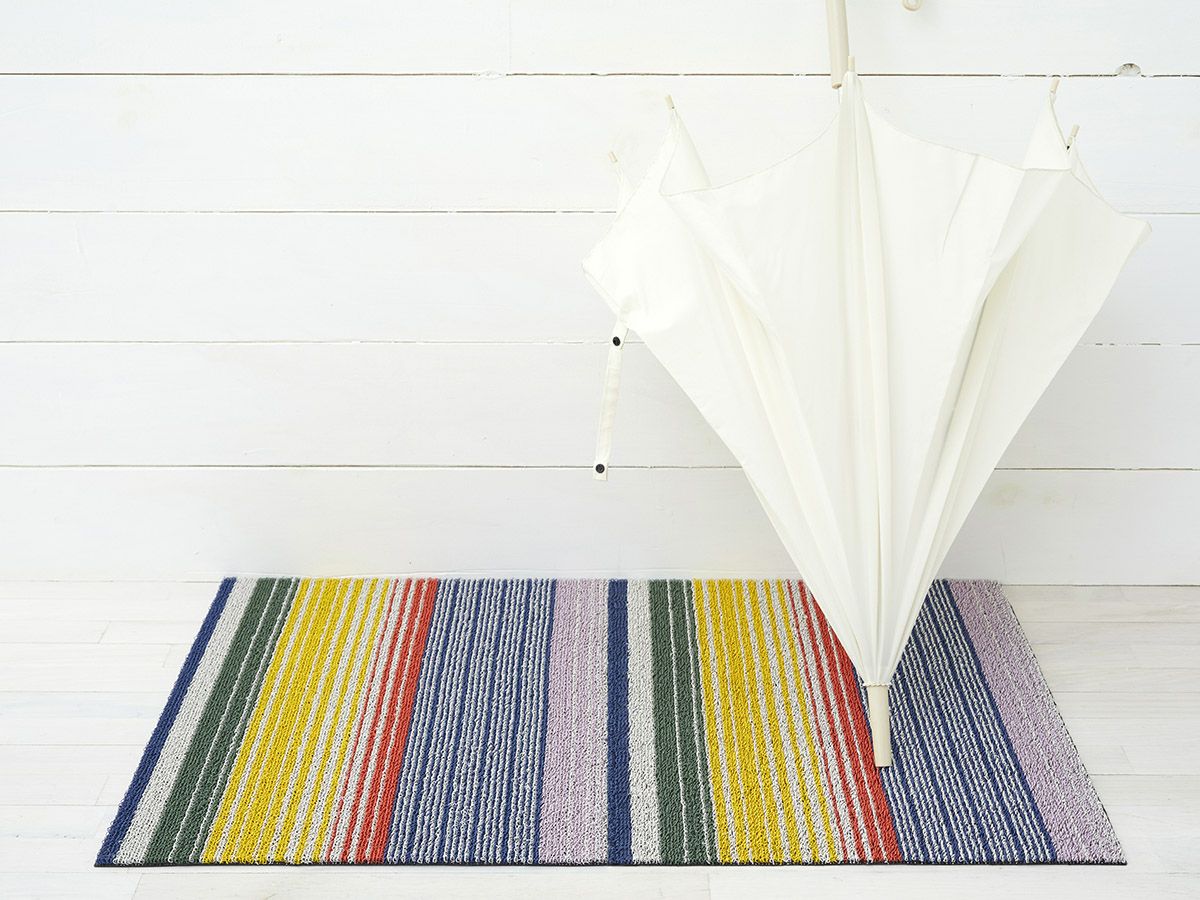 チルウィッチ・玄関マットのPop Stripe柄の61×91cm、青や黄色のカラフルなボーダーのMulti