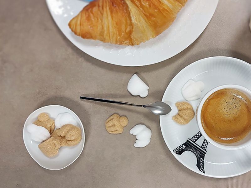 おしゃれな角砂糖のパリの朝食風景をイメージしたカナスックデザインシュガー