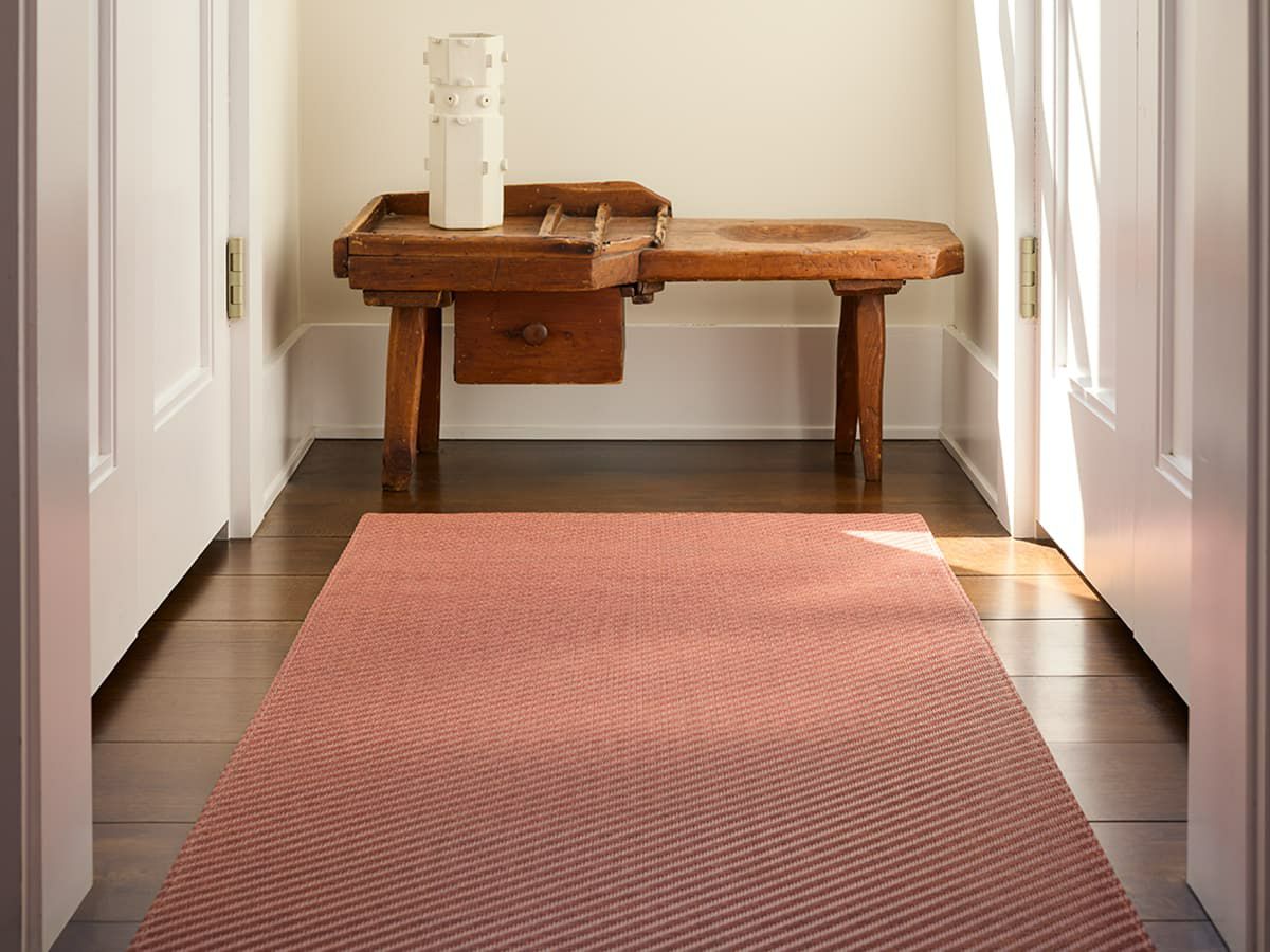 チルウィッチ　フロアマット　フォックステイル柄　ラズベリー色