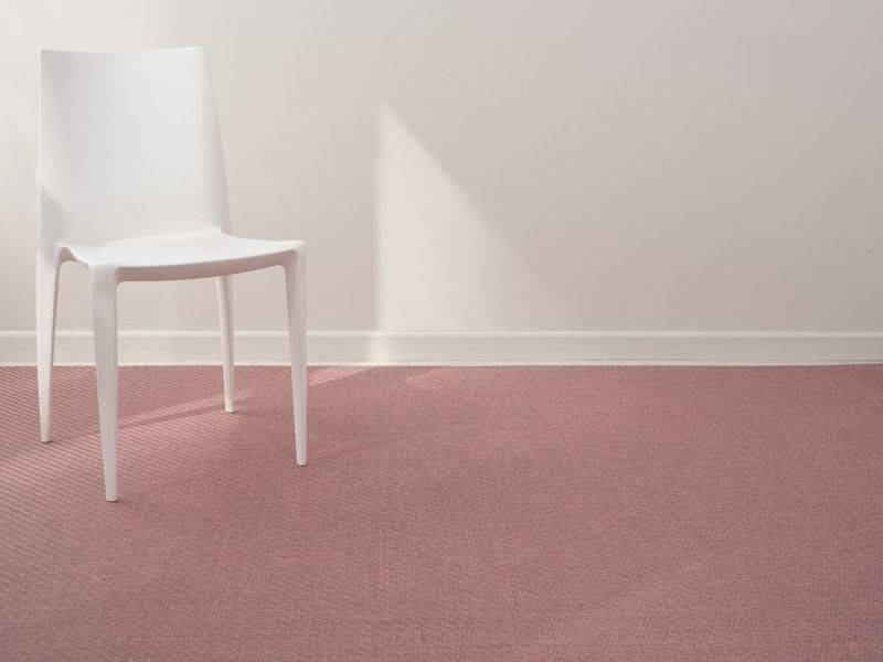 チルウィッチ　フロアマット　フォックステイル柄　ラズベリー色