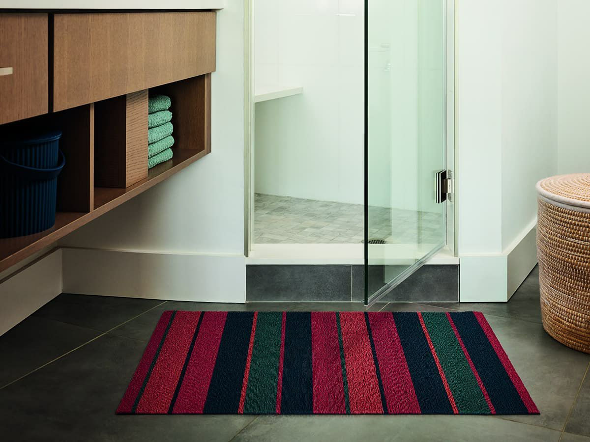 チルウィッチの玄関・キッチンマット  Bolt Stripe柄 Raspberry色